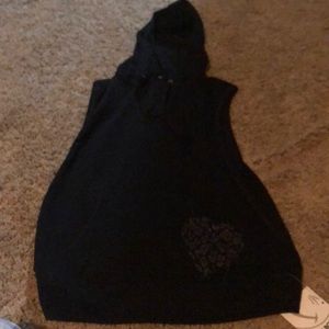Hooded tank